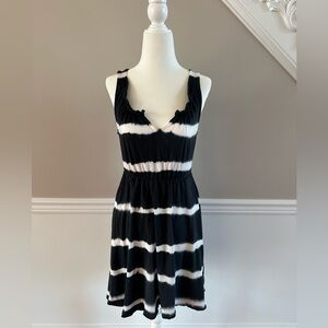 LUCKY BRAND women’s size Xs dress navy Blue and white